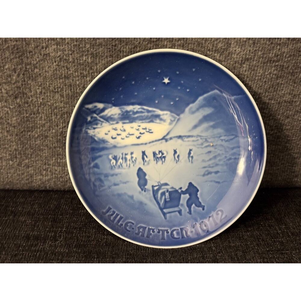 Copenhagen of Denmark-"Christmas in Greenland"- Porcelain Plate 1972 - 7"